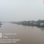 KABUT ASAP KARHUTLA MAKIN PEKAT, WARGA SAMBAS MULAI KESULITAN AIR BERSIH